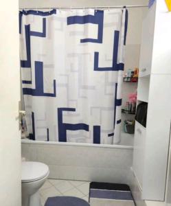 Comfortable room in a quiet apartment, exclusively for women