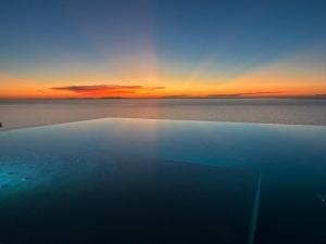 Luxury Villa with unmatched view and Sea-Fall Pool img14