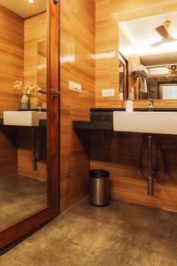 Merlot Suites