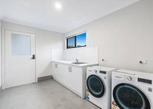Cozy Sunnybank Base - Unit 3 | Near Shops & Eats