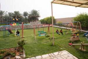 مزرعة أبو رامي ملعب كرة قدم ومسبح وألعاب مائية ومجالس واسعة