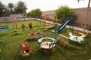 مزرعة أبو رامي ملعب كرة قدم ومسبح وألعاب مائية ومجالس واسعة