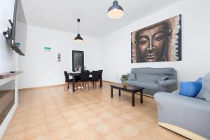 Home2Book Bright Villa with Pool, Corralejo