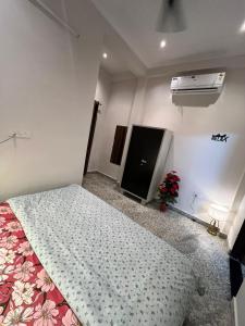 Spacious 1bhk in malviya nagar