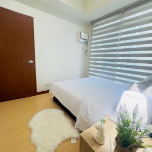 Luxe 1BR BGC with Balcony