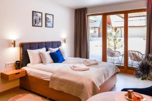 Okno na Wierchy by Apart Concept Podhale