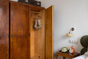 Wilcza Retro Journey Central Apartment by BookingHost