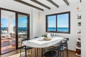 Your DREAM Escape - pool, rooftop ocean views