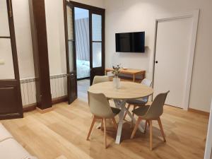 Alojamiento Premium de 2 Dormitorios en la Mejor Zona de Ribadesella, Cerca de la Playa