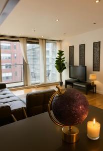 Lowry River Grandview Dual-Balcony Apartment