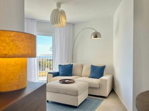 1 dormitorio reformado, vistas al mar, terraza en fuengirola