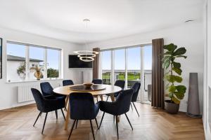 Eksklusiv Ferieoase Med Plads Til Hele Familien, Med Udsigt Til Fjorden