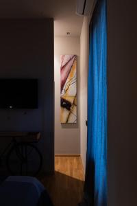 Luxury Art & Chromotherapy Apt-Hospital District4