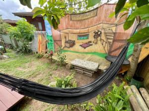 Apartamento 2 dormitórios e quadra de areia no Rosa