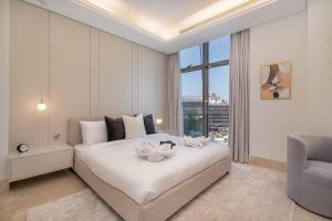 Free housekeeping visits during your stay - StayShort - Cozy 2BR in Palm Jumeirah with Beach Views