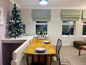 The Lily•Central Beeston•Private Apartment•SmartTV•Free Wi-Fi•Tram•