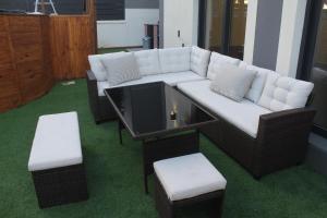 Townhouse with pool stays longer than 10 days