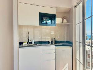 Renovated Studio with sea views