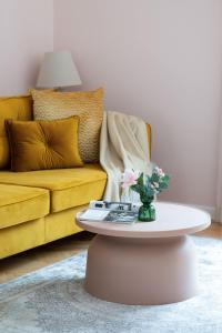 Charming One-Bedroom Apartment with Functional Interiors by Noclegi Renters