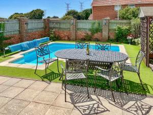 Harbourside - Uk50226