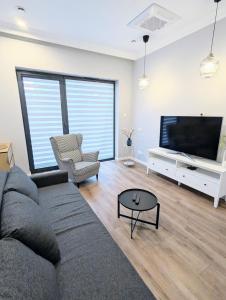 City Center Gem Huge Patio, AC & Modern Design