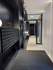 City Center Gem Huge Patio, AC & Modern Design