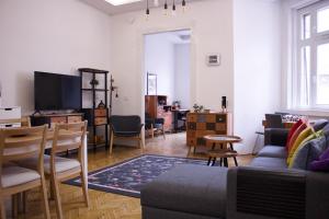 Large 4BR Oasis in Central Budapest AC- BP Sky