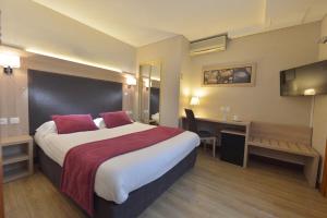 Hotels Hotel Renoir Montparnasse : Chambre Double ou Lits Jumeaux