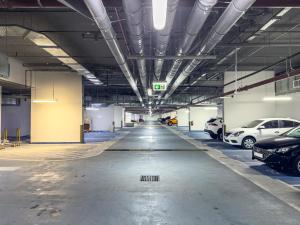 Fully Furnished 1 BDR in Masdar City - 5 min to Airport - 10 min to Yas Mall, Ferrari World, Sea World