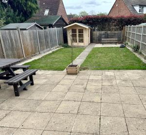 4 Bedroom House, En-Suite, 3 Doubles 1 Single, 2 Car Parking