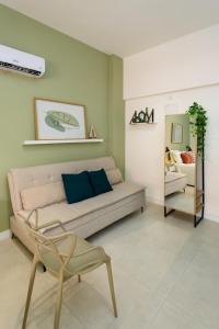 Newly renovated, 2 min from the beach, split air-conditioning