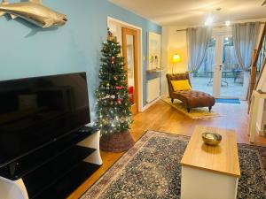 Beach Road- short walk to Charlestown, Carlyon Bay & coastal paths- dog friendly