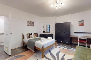 Central 1-Bed Studio Steps to Chancery Lane Tube