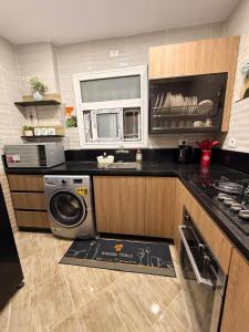 Artistic Luxury 3BR Apartment With Garden