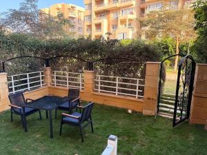 Artistic Luxury 3BR Apartment With Garden