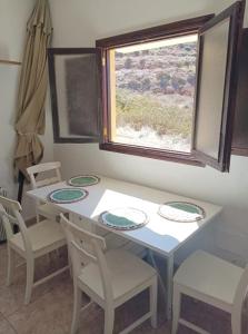 Villa Palomino - Sleeps 6 - Parking - Pet Friendly