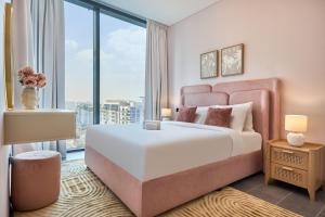 STAY BY LATINEM Luxury 1BR Holiday Home CC 0913 Near Burj Khalifa