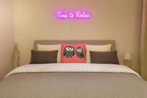 Eclectic Urban Gem w Own Entrance, Near Metro