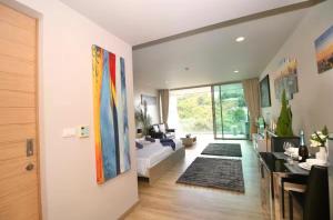 Pool and See View Amazing Room