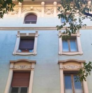 crescenziovaticanflat