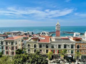 LYNS Apartment - Ocean View with Infinity Pool &Firework