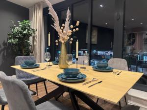 Lux 2 Bedroom Flat Central Brentwood slp 8 Guests