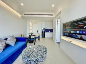 LYNS Apartment - Ocean View with Infinity Pool &Firework