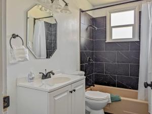 Climbers Paradise, Venture Base Unit 6