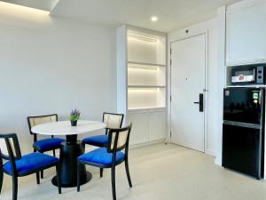 LYNS Apartment - Ocean View with Infinity Pool &Firework