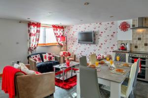 Finest Retreats - Poppy Cottage, Great Houndbeare Farm