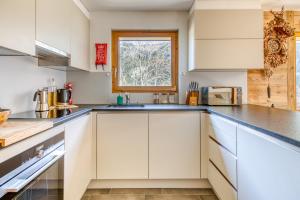 Monteilly C30 - 2 steps to cable car