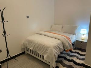 Modern 3BR near restaurant and mall