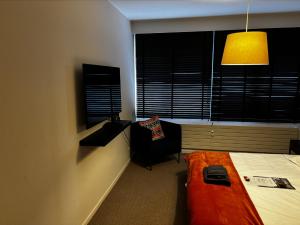 Studio with Private Bathroom in Antwerp & Free WiFi, TV