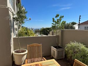 Entire home in Cape Town, Green Point, King Beds